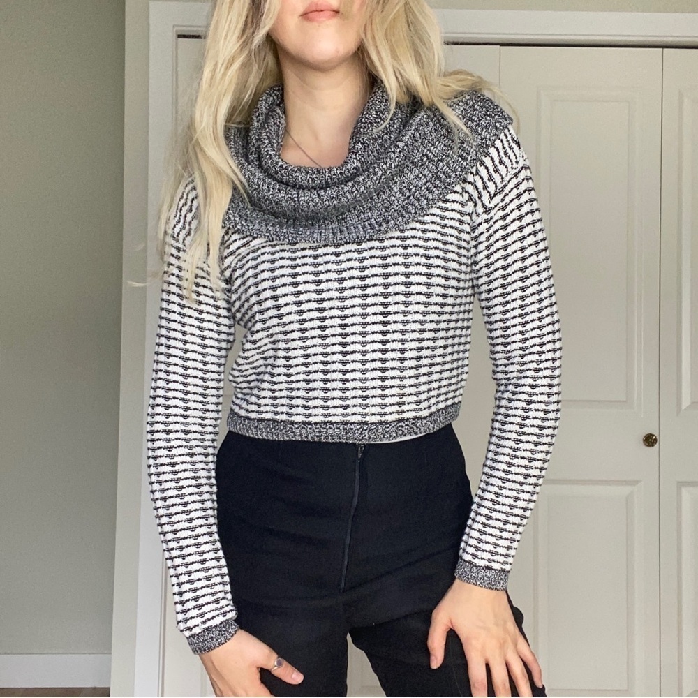 GUESS cropped cowl neck black and white knit sweater. Cold shoulder. Size small - Picture 4 of 10